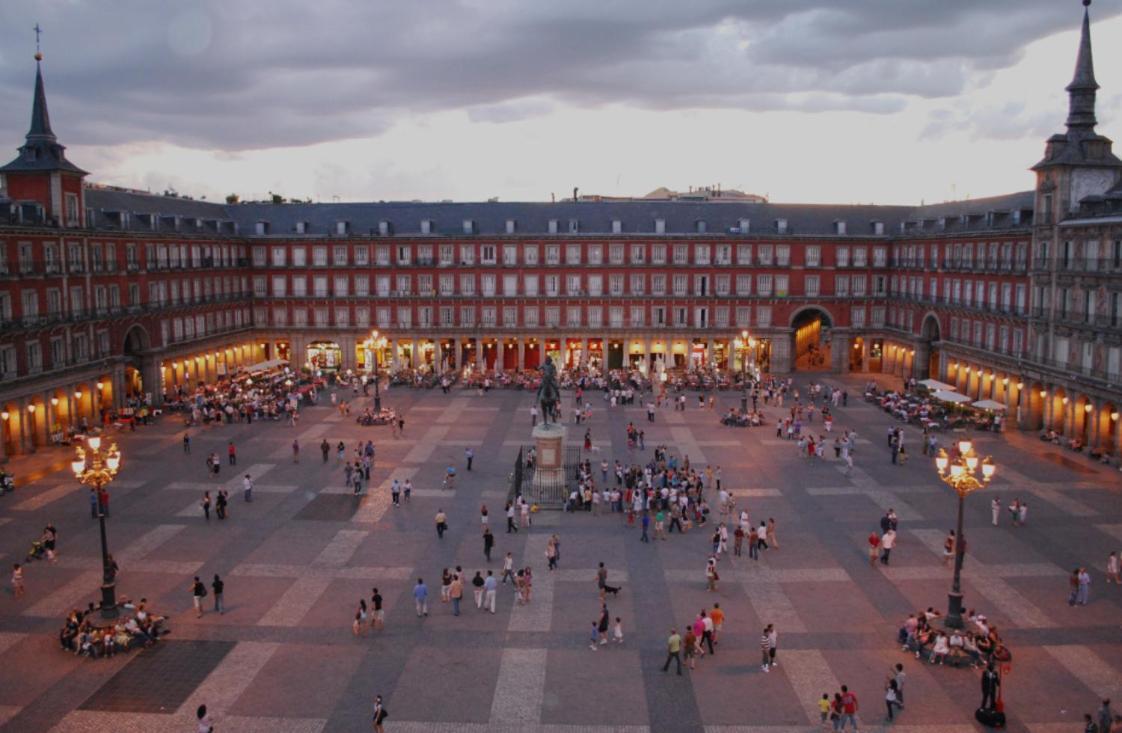 Puerta Del Sol House Apartman Madrid Kültér fotó